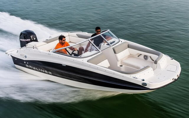 סירת דייג ספורטיבית Bayliner-215 Deck Boat